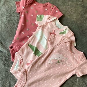 Carter’s 3pk Bodysuits 💖🐊🐳